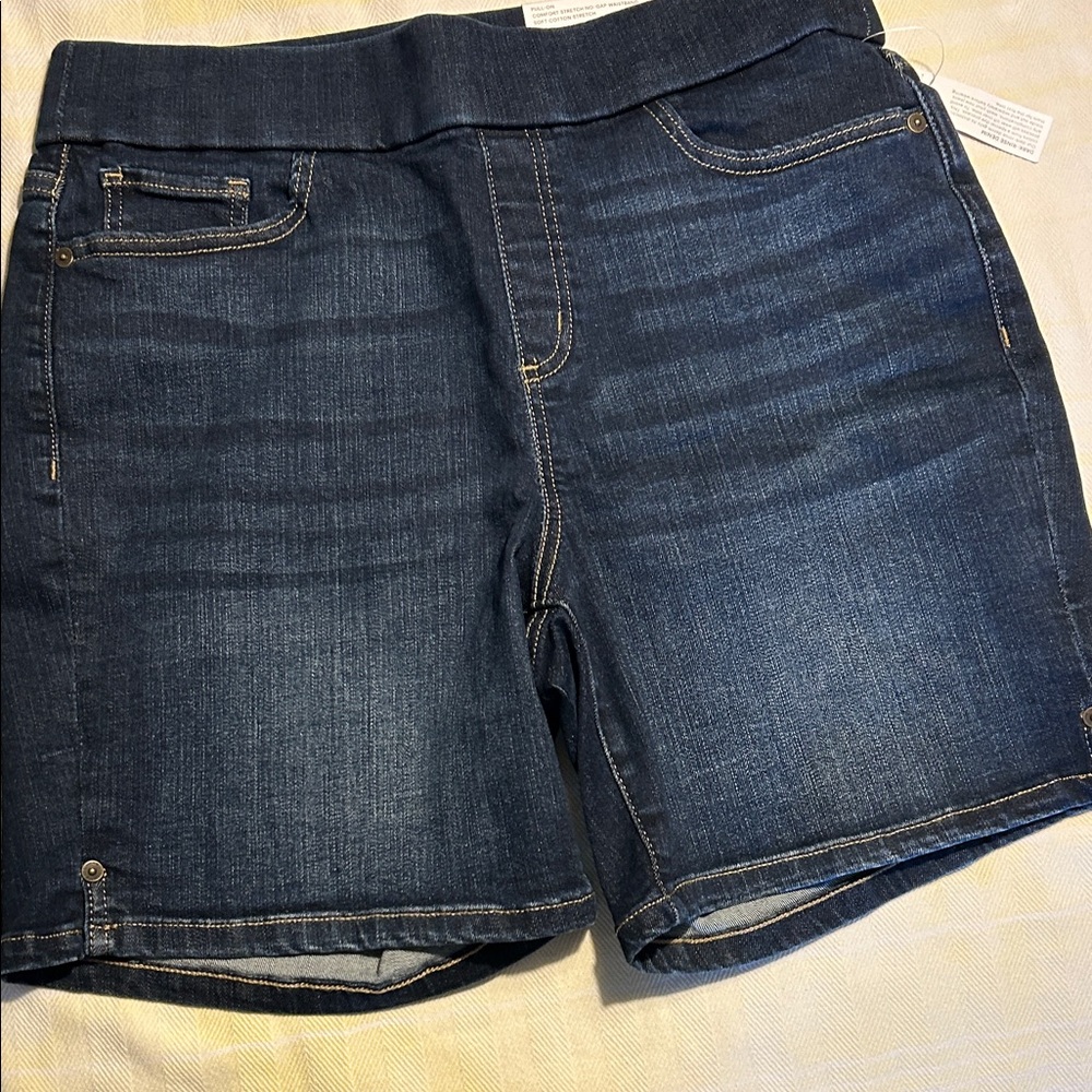Liz Claiborne Women's Dark Blue Denim Shorts NWT size 10 - Picture 3 of 5